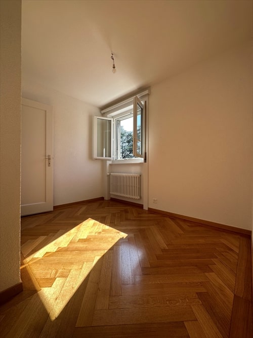 Spacieux appartement de 5 pièces avec balcon à Lausanne 10