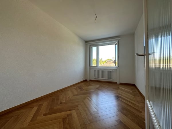 Spacieux appartement de 5 pièces avec balcon à Lausanne 9