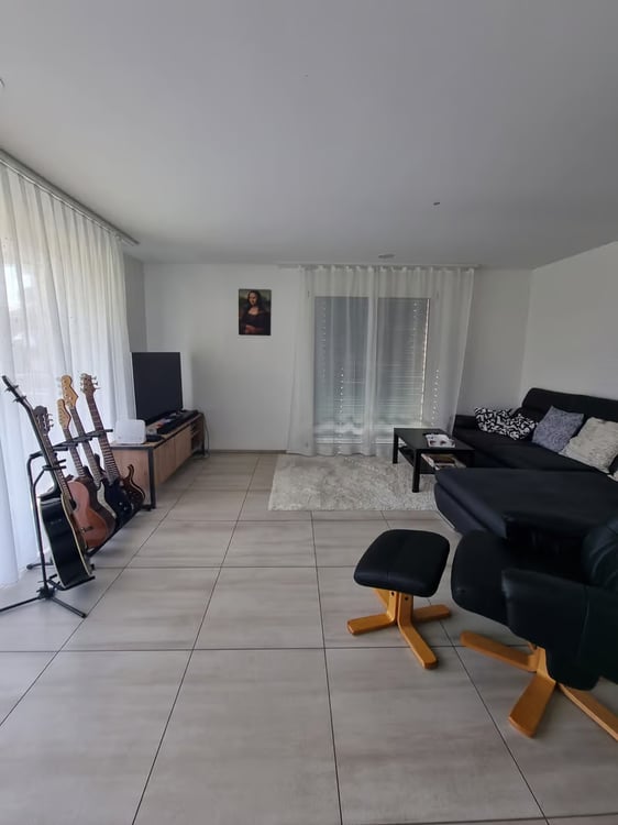 Helle 4.5-Zimmer-Wohnung mit Balkon und Garage in Schwyz 3