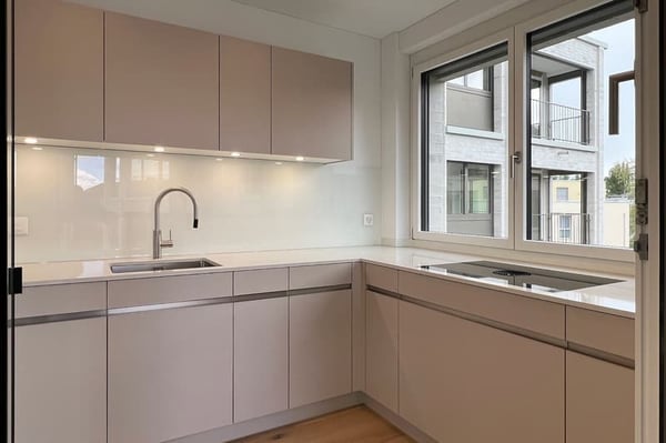 Helle 4.5-Zimmer-Wohnung mit Balkon in Binningen – ab sofort verfügbar! 4