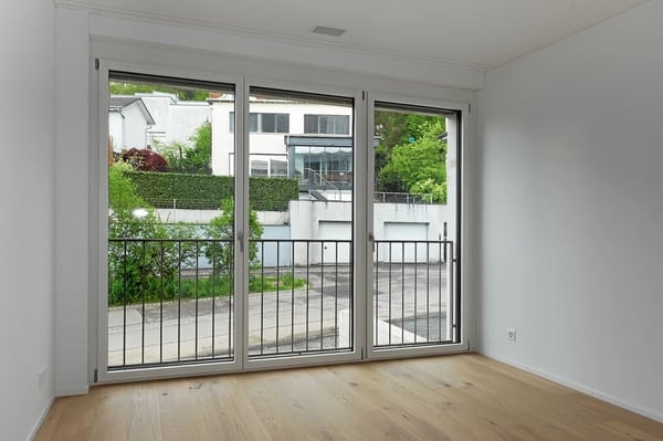 Helle 4.5-Zimmer-Wohnung mit Balkon in Binningen – ab sofort verfügbar! 2