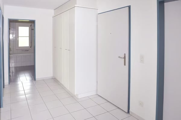 Helle 3.5-Zimmer-Wohnung mit Balkon in Wollerau – sofort verfügbar 11