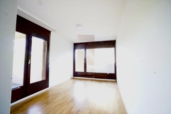 Appartement lumineux de 4 pièces à louer – Genève 1208 3