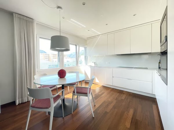 Charmante 4.5-Zimmer-Wohnung mit Balkon und herrlicher Aussicht in Locarno 7