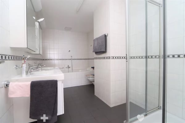 Geräumige 4.5-Zimmer-Wohnung mit Balkon in Biel – sofort verfügbar! 7