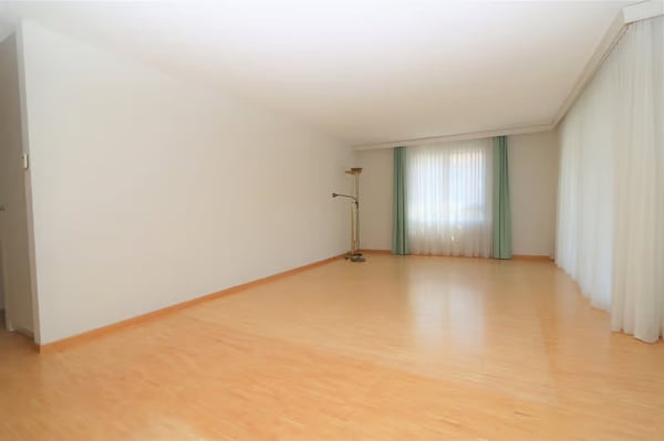 Geräumige 4.5-Zimmer-Wohnung mit Balkon in Biel – sofort verfügbar! 13