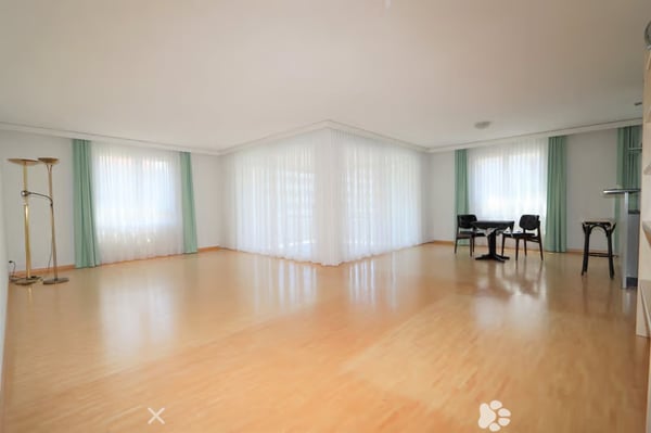 Geräumige 4.5-Zimmer-Wohnung mit Balkon in Biel – sofort verfügbar! 2