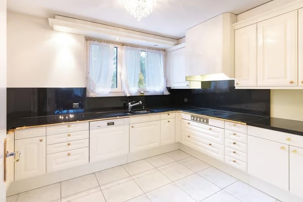 Helle 4.5-Zimmer-Wohnung mit Balkon und Garage in Luzern 3