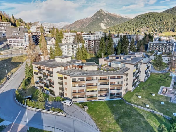 Helle 3.5-Zimmer-Wohnung mit Balkon und Garage in Davos 12