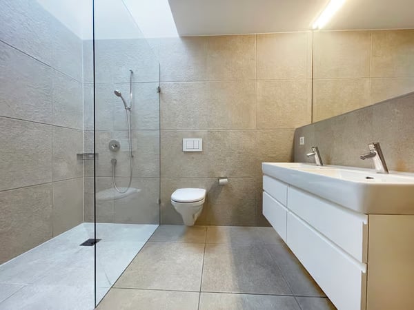 Bright 2.5-Room Apartment with Balcony in Münchenstein – Available Immediately 1
