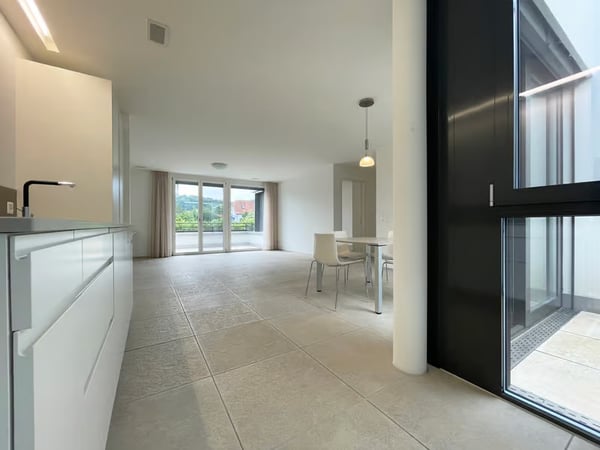 Bright 2.5-Room Apartment with Balcony in Münchenstein – Available Immediately 8