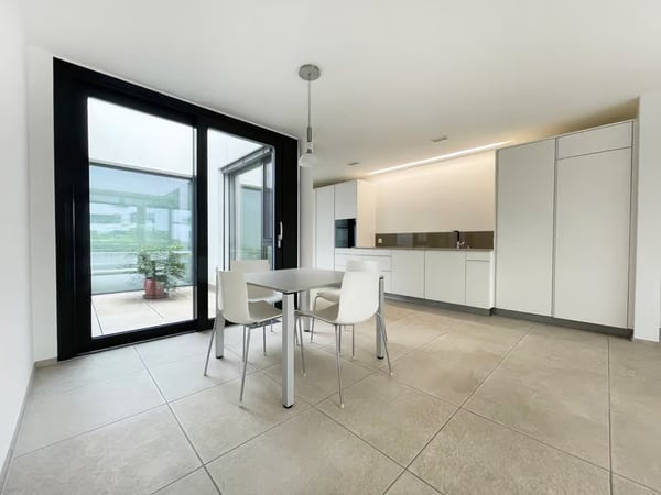 Bright 2.5-Room Apartment with Balcony in Münchenstein – Available Immediately 4