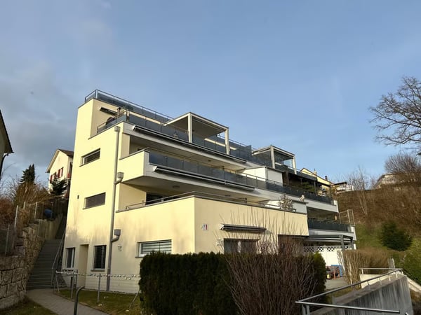 Helle 4.5-Zimmer-Wohnung mit Balkon und Garage in Bülach 12