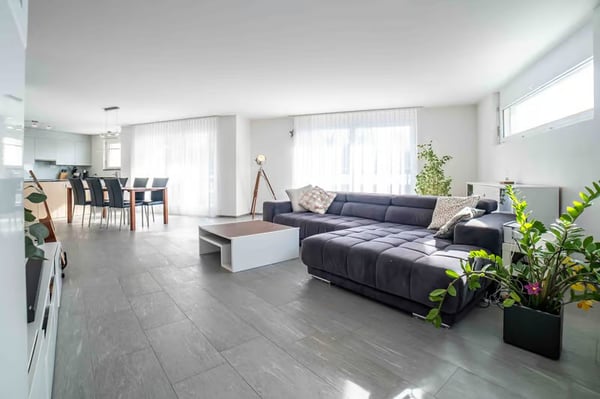 Helle 4.5-Zimmer-Wohnung mit Balkon und Garage in Bülach 5