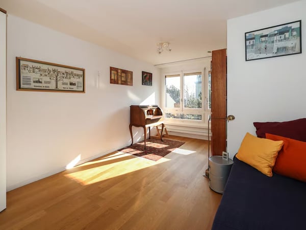 Moderne 3.5-Zimmer-Wohnung mit Balkon und Kamin an zentraler Lage in Bern 12