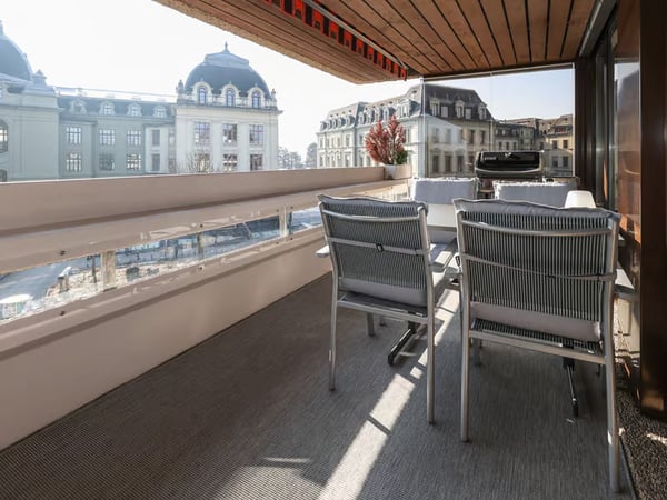 Moderne 3.5-Zimmer-Wohnung mit Balkon und Kamin an zentraler Lage in Bern 4