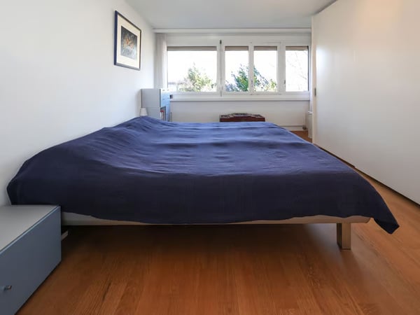 Moderne 3.5-Zimmer-Wohnung mit Balkon und Kamin an zentraler Lage in Bern 6