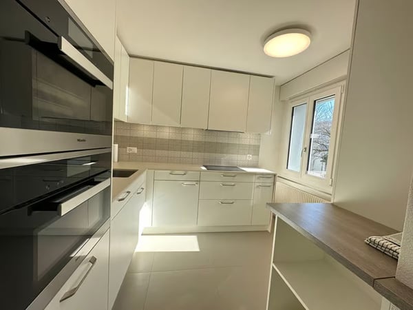 Charmante 1.5-Zimmer-Wohnung mit Balkon an zentraler Lage in Bern 2