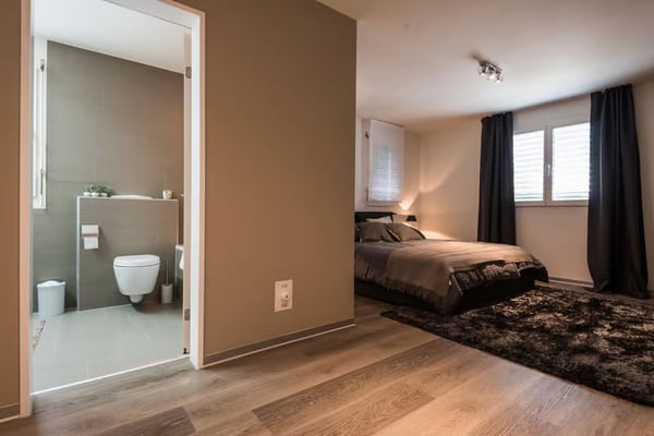 Charmante 3.5-Zimmer-Wohnung mit Balkon in Thalwil – sofort verfügbar! 2