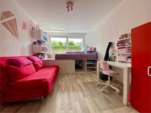 Helle 4.5-Zimmer-Wohnung mit Balkon und Garage in Bassersdorf 9