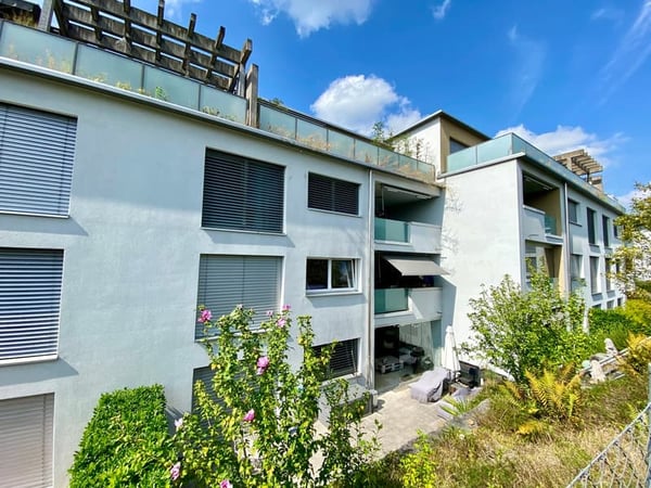 Helle 4.5-Zimmer-Wohnung mit Balkon und Garage in Bassersdorf 4