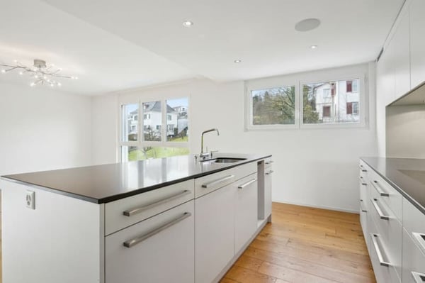 Geräumige 4.5-Zimmer-Wohnung mit Garage und Balkon in Dielsdorf 3