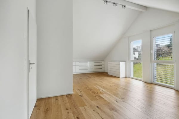 Geräumige 4.5-Zimmer-Wohnung mit Garage und Balkon in Dielsdorf 6