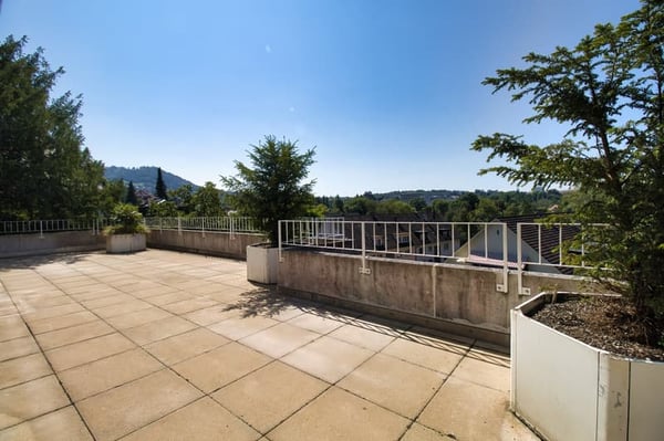 Charmant appartement de 2.5 pièces avec balcon à Bern 3