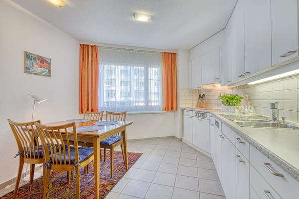 Zentrumsnahe 2½-Zimmer-Wohnung in Wädenswil 3