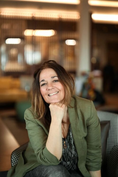 Immeuble de rendement avec café-restaurant, studios et parkings. Rendement brut 6.3% 10