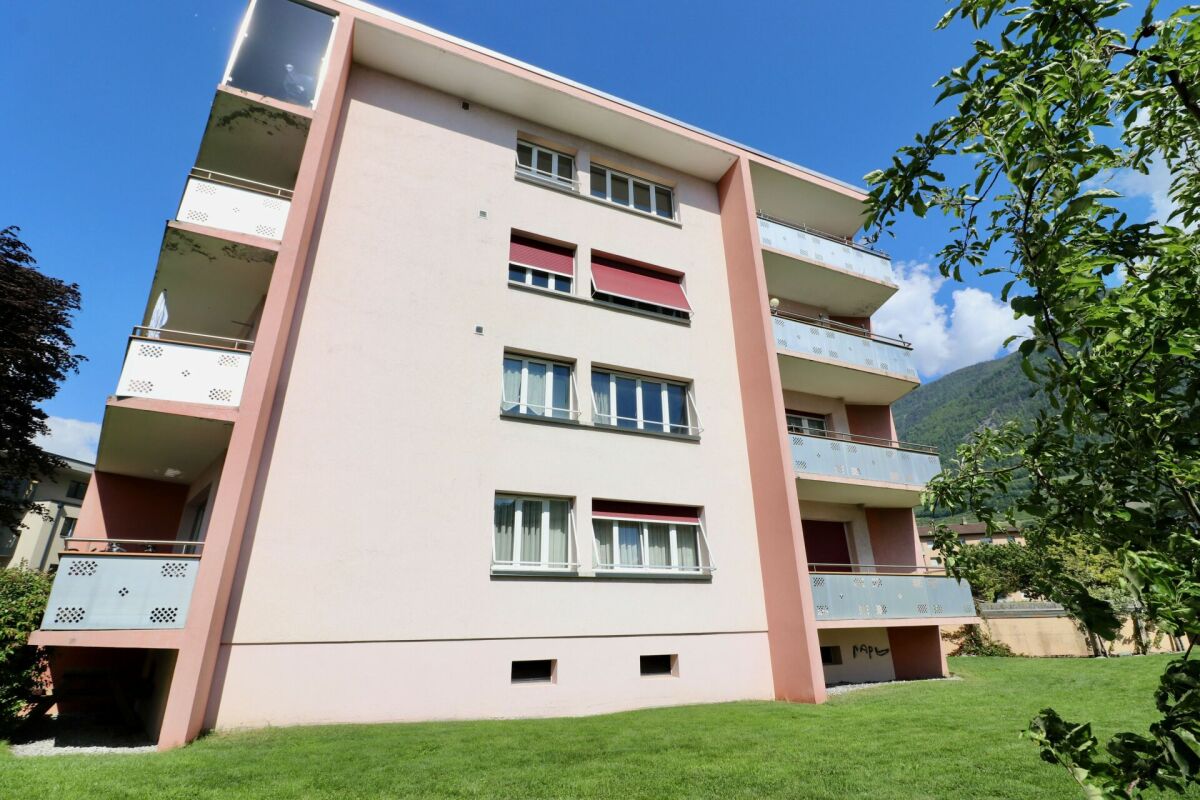 Appartement 2.5 pces rénové avec rendement immédiat