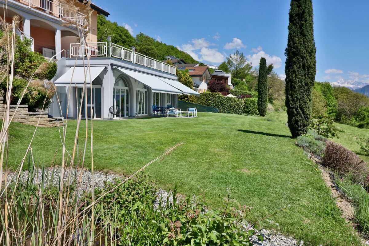 Magnifique propriété en PPE de 3 logements (6.5 pces + 3.5 pces + 2.5 pces) sur les hauts de Savièse.
