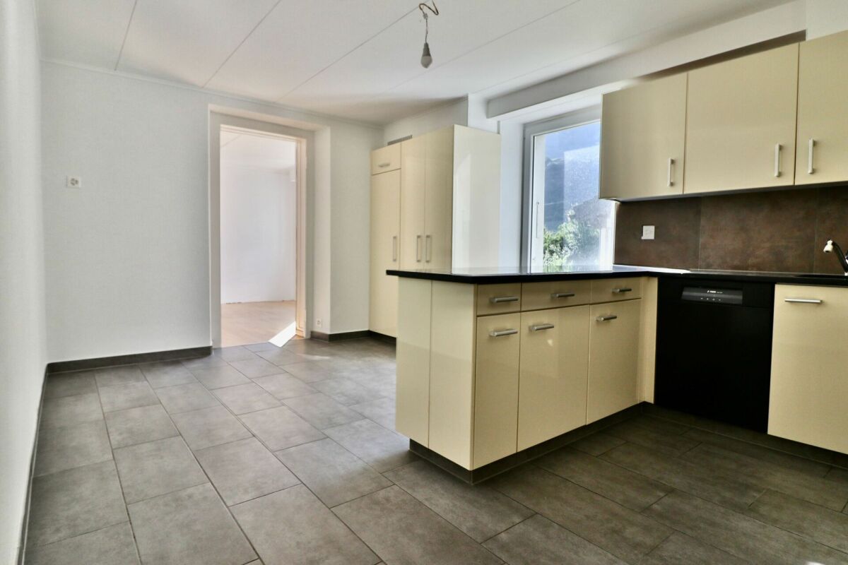 Charrat - Appartement 3.5 pces rénové dans petite PPE