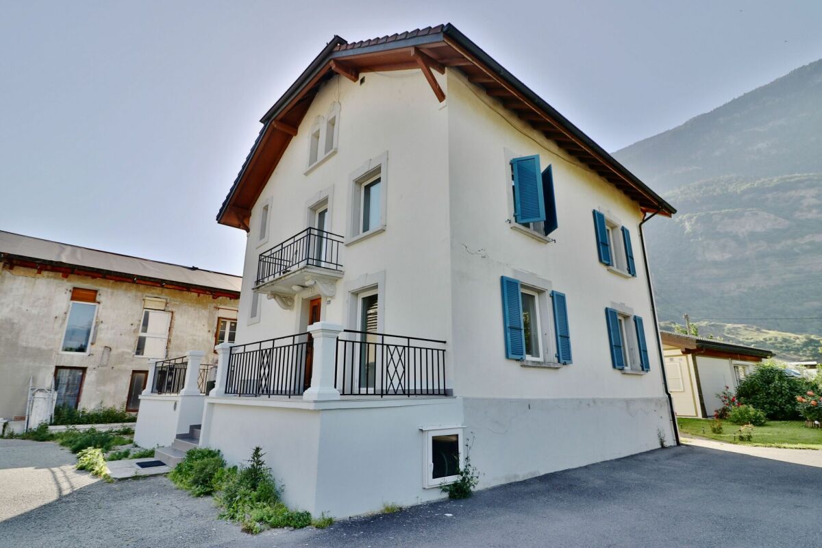 Charrat - Appartement 3.5 pces rénové dans petite PPE