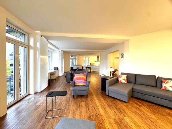 Weiträumige, helle 1.5 - Zimmerloft mit Blick auf See und Zürihornpark (Zürich Seefeld) 6