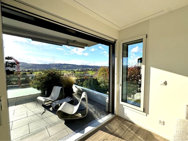 Möblierte 1.5-Zimmer-Wohnung mit  loftartigem Wohnbereich und rundum Aussicht in Uster 15