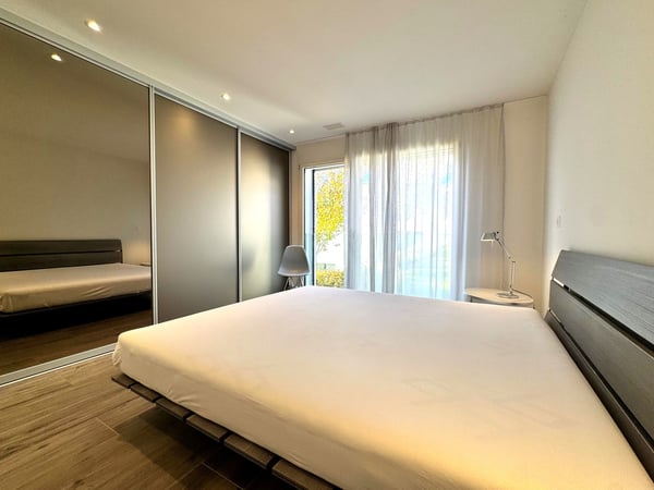 Möblierte 1.5-Zimmer-Wohnung mit  loftartigem Wohnbereich und rundum Aussicht in Uster 12