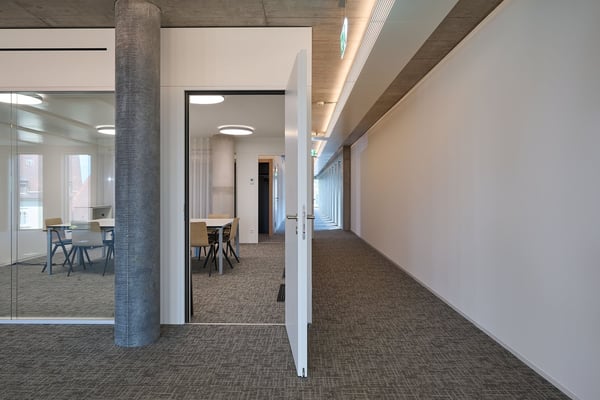 Hochwertige Büroflächen im Grosspeter Tower 6