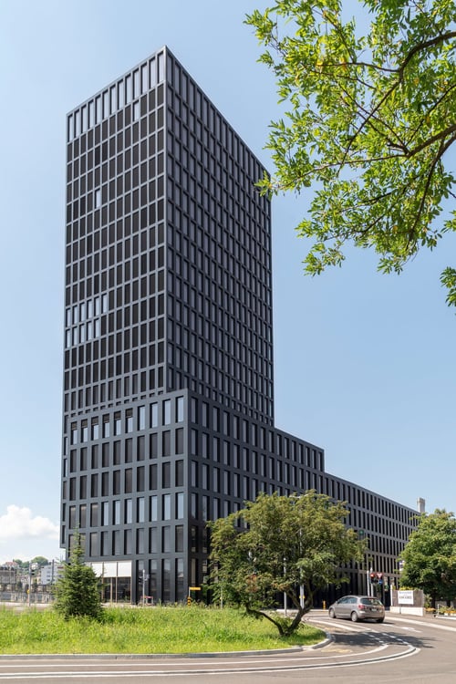 Hochwertige Büroflächen im Grosspeter Tower 10