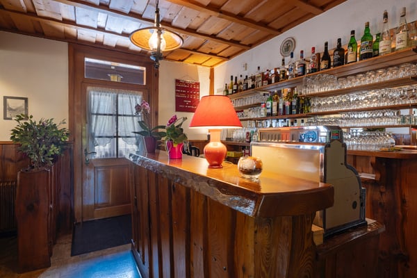 Restaurant individuel avec habitation aux Plans-sur-Bex 4