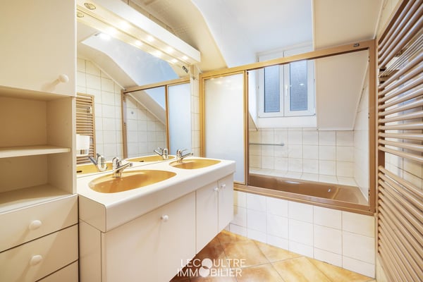 Appartement de 3.5 pièces en attique avec place de parc 5