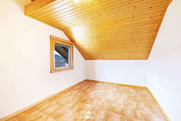 Appartement de 3.5 pièces en attique avec place de parc 4