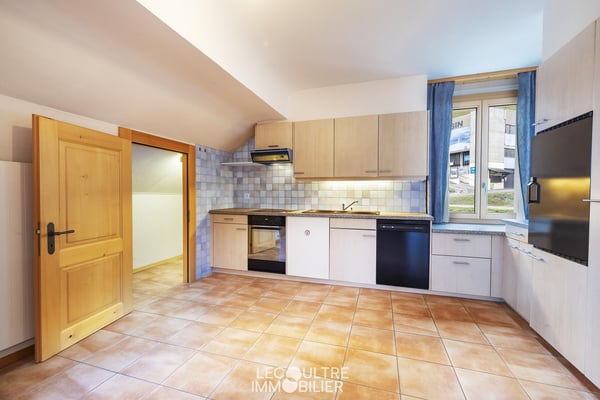 Appartement de 3.5 pièces en attique avec place de parc 3