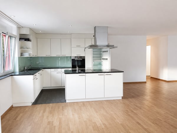 Geräumige 4.5-Zimmer-Wohnung an der Bahnhofstrasse in Altstätten 2