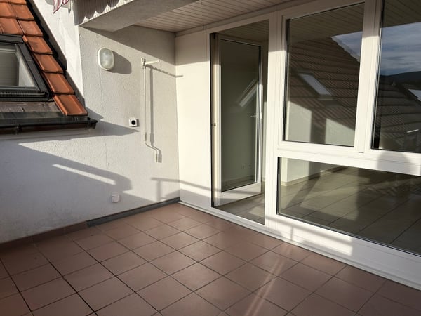Helle und grosszügige Dachwohnung in ruhigem Wohnquartier 5