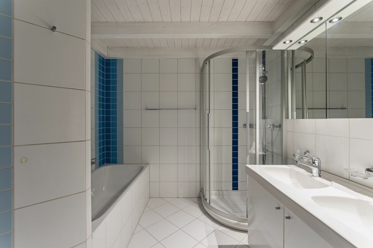 Large 7 1/2-room maisonette apartment in Cham