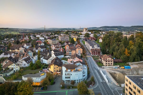 Hochwertig renovierte 5 1/2-Zimmer-Attikawohnung im Herzen von Hünenberg 5
