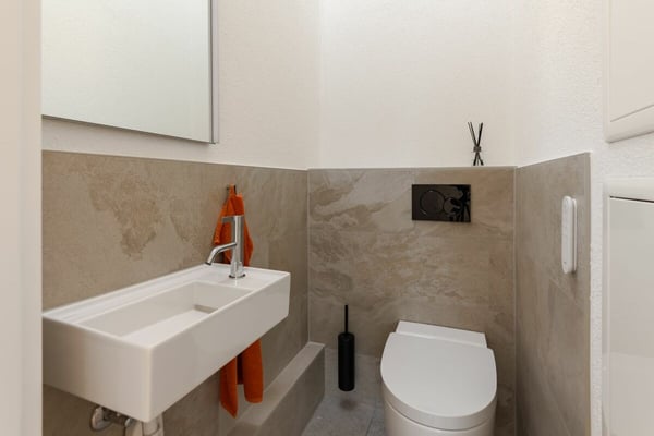 Hochwertig renovierte 5 1/2-Zimmer-Attikawohnung im Herzen von Hünenberg 18