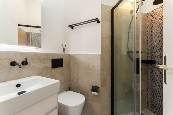 Hochwertig renovierte 5 1/2-Zimmer-Attikawohnung im Herzen von Hünenberg 17