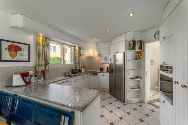 6 1/2-Zimmer Einfamilienhaus in Kilchberg an ruhiger und gut besonnter Hanglage 6